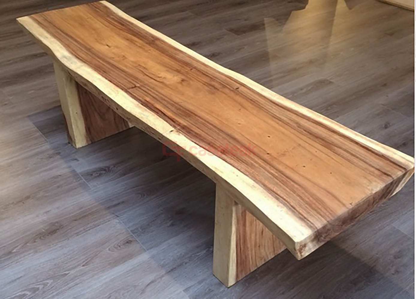 Suar Bench natural flow