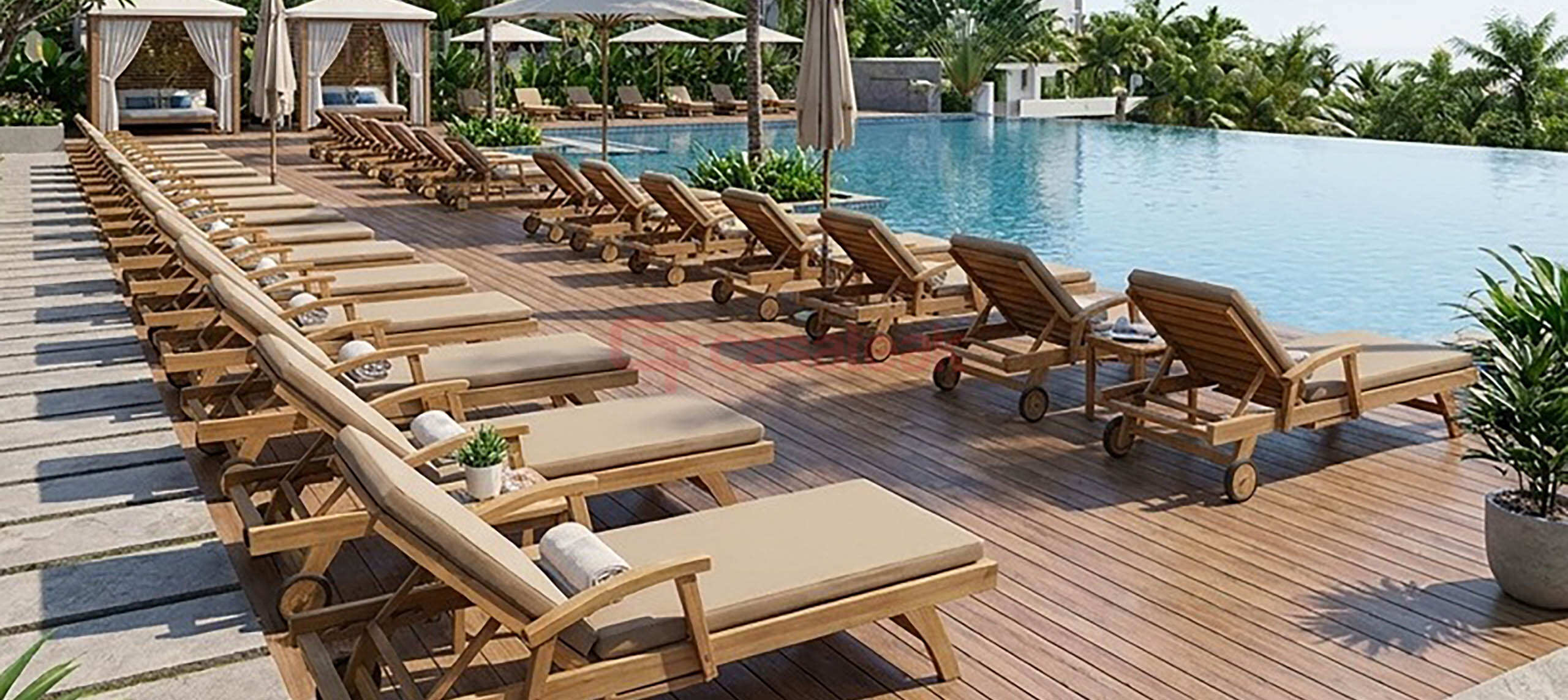 Teak Wood Lounger